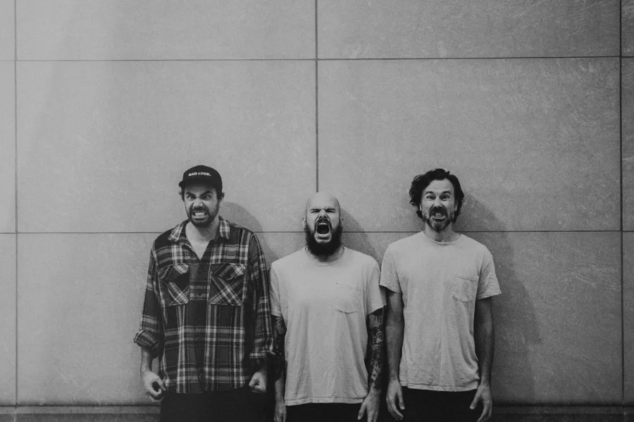 Microwave Orgami idobi.com - Free Alternative, Pop-Punk, Metal, and Indie Radio Stations